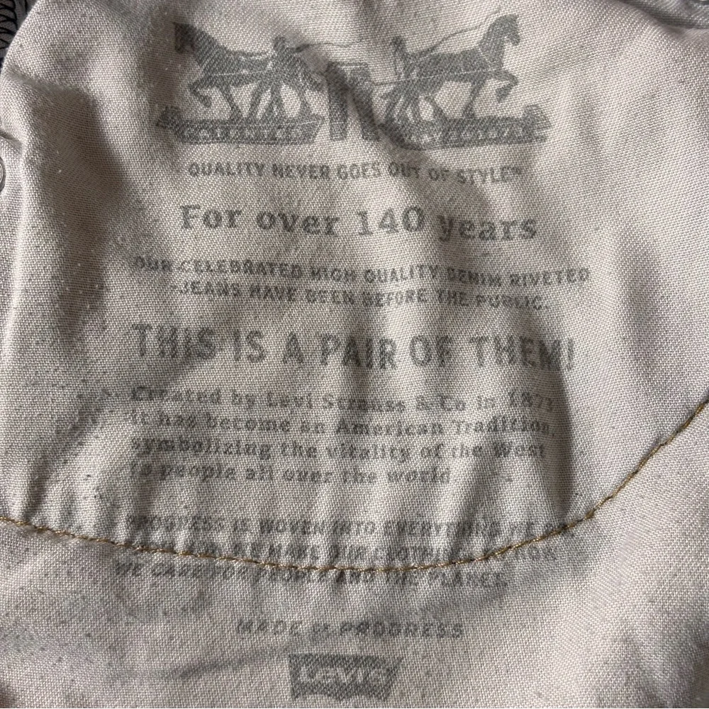 Levis levi 559
